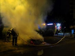 En los disturbios han sido incendiados más de 200 vehículos. AFP/G. Souvant
