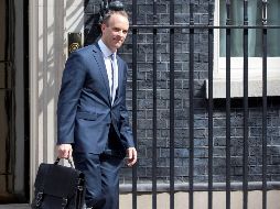 Dominic Raab sale de la residencia oficial de la primera ministra británica, Theresa May, en Londres. EFE/R. Findler