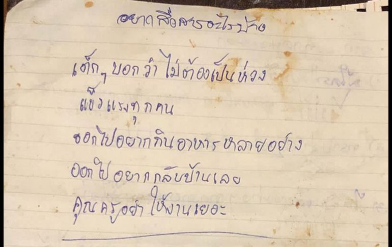 Los 12 niños enviaron el 7 de julio, a través de los buzos, cartas a sus familiares. 