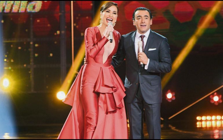 Conductores. Cynthia Rodríguez y Adal Ramones. ESPECIAL