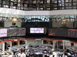 En el mercado accionario local se opera un volumen de 3.8 millones de títulos, por un importe económico de 131.4 millones de pesos. FACEBOOK / Bolsa Mexicana de Valores