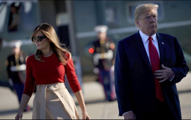 Trump tuiteó el mensaje desde el avión presidencial mientras viaja a la cumbre de la OTAN en Bruselas.  AFP/ B. Smialowski