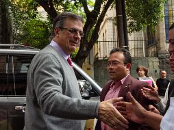 Ebrard (i) dice que el encuentro será 