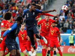 Umtiti, que había sido un baluarte en la defensa, se convirtió también en anotador. Al 50' superó en el salto en un tiro de esquina para poner el marcador a favor. AP / N. Pisarenko