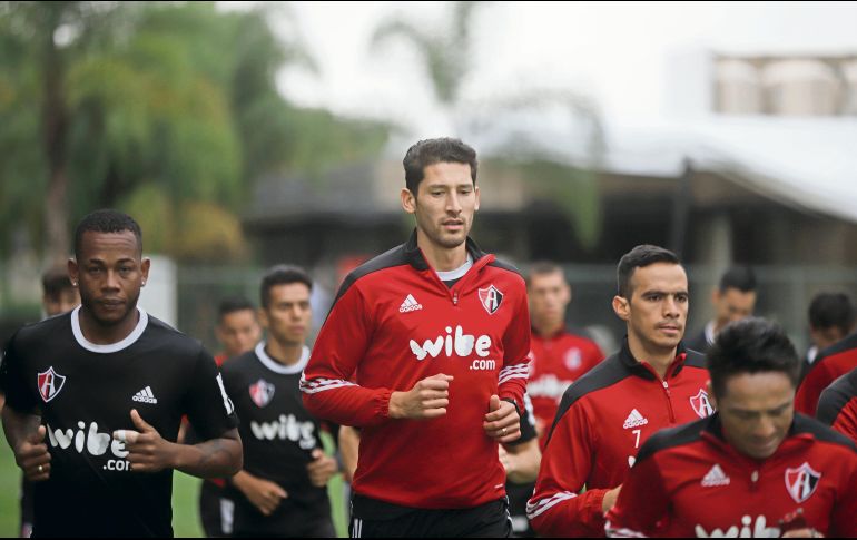 Omar González (centro) es una de las caras nuevas de los Zorros que se mostrará esta noche frente al América. EL INFORMADOR/F. Atilano