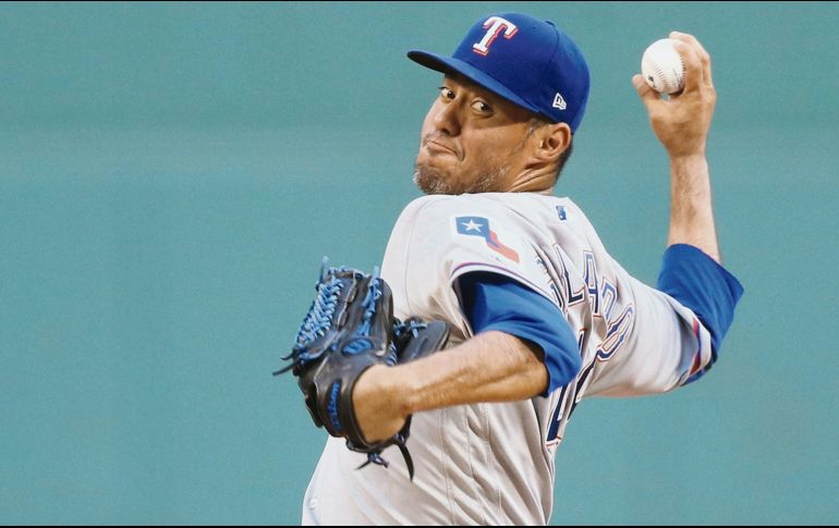 El abridor mexicano de los Rangers tiene marca de 3-1 esta temporada. AP