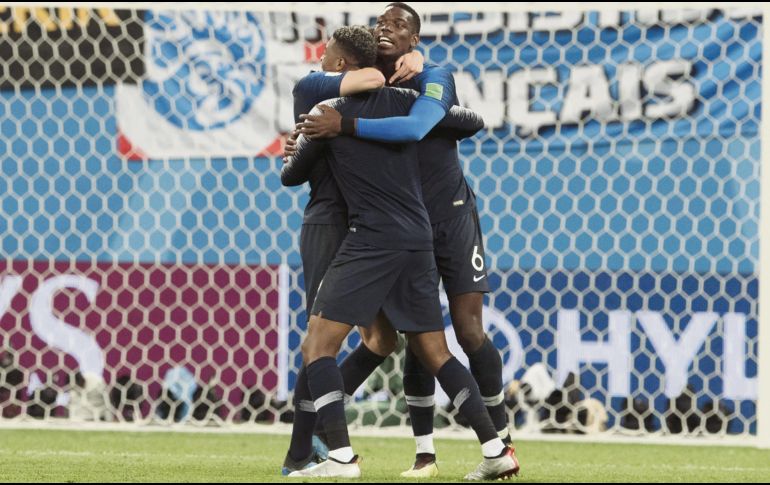 El gozo. Los franceses festejaron intensamente el triunfo ante Bélgica en la Semifinal, sin embargo, a partir de hoy se concentrarán en la Final del próximo domingo. AFP