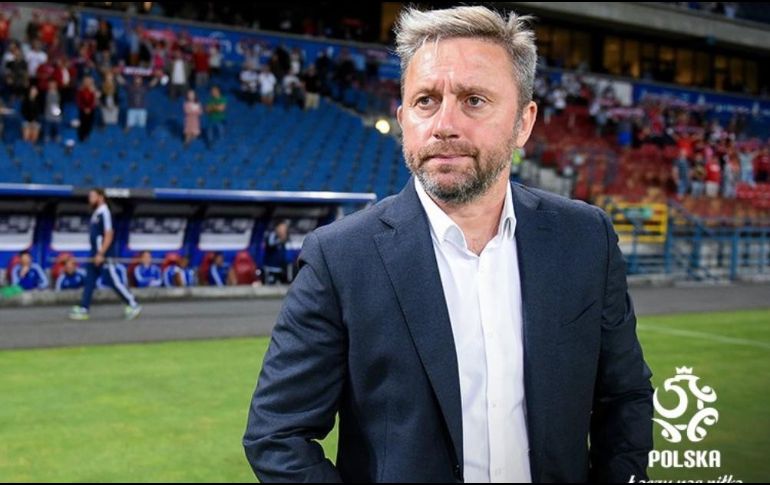 Brzeczek, de 47 años, ha militado como jugador en equipos de la primera división polaca, israelí y austríaca. TWITTER/@LaczyNasPilka