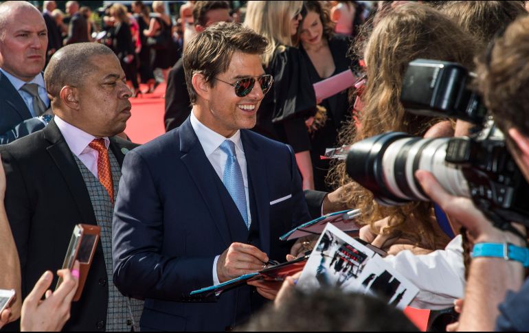 Tom Cruise llega a la torre Eiffel durante el estreno global de 