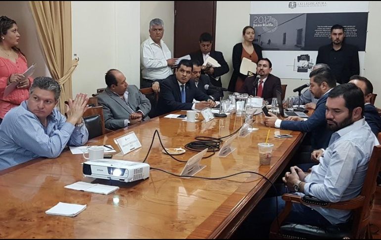 Entre las obras de mantenimiento están consideradas la remodelación de baños y del mural “Luz y tinieblas en nuestro andar”. TWITTER / @LegislativoJal