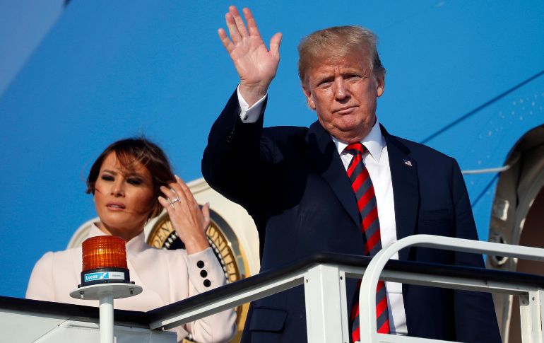 El mandatario estadounidense da por terminada su agenda oficial en su primera visita al Reino Unido y pasará el fin de semana en Escocia jugando al golf. AP / P. Martinez