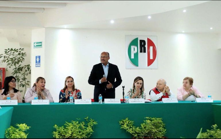 En el encuentro, que se realizó en la sede partidista, participó la secretaria General del CEN, Claudia Ruiz Massieu. TWITTER / @JuarezCisneros