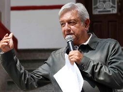 La joven Déborah Ramírez írrumpió en la conferencia de prensa para pedir ayuda por su hermano secuestrado; el virtual presidente electo solicitó atenderla personalmente. SUN / I. Olivares