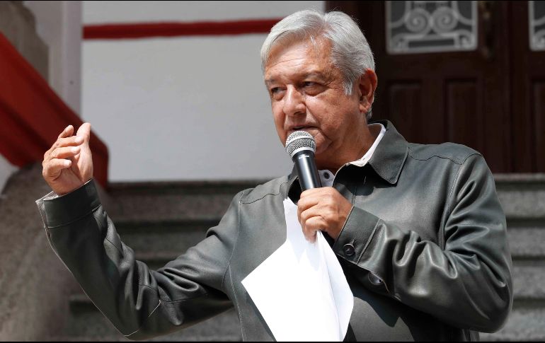 La joven Déborah Ramírez írrumpió en la conferencia de prensa para pedir ayuda por su hermano secuestrado; el virtual presidente electo solicitó atenderla personalmente. SUN / I. Olivares