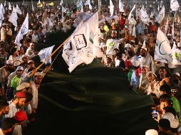 El ataque ocurrió el viernes, cuando un suicida hizo explotar las bombas que portaba durante un mitin del político Siraj Raisani. EFE/S. Akber