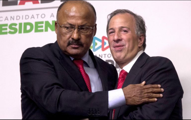 Como dirigente nacional del partido, a René Juárez le tocó enfrentar la derrota electoral para la Presidencia de la República. EFE / ARCHIVO