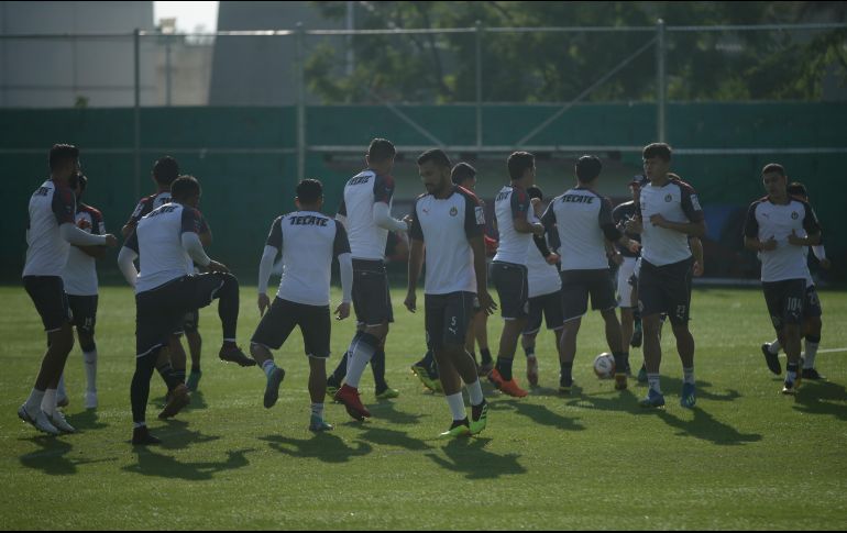 Durante el entrenamiento de este día, la intensidad no disminuyó jamás y siempre se estuvo trabajando con un 4-4-2. EL INFORMADOR / ARCHIVO
