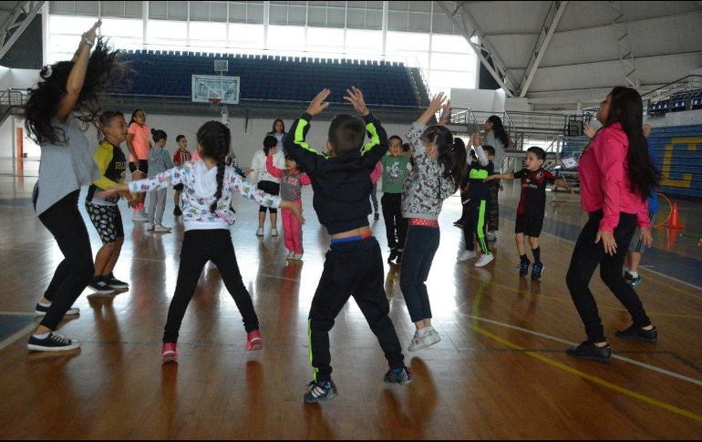 Los cursos se dividen en tres diferentes grupos: Estimulación Temprana, Multideporte y Natación. TWITTER / @codejalisco