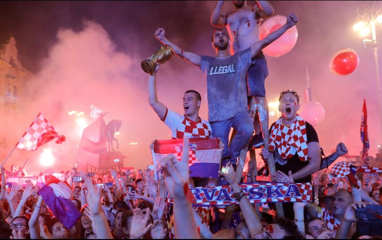 Los asistentes describieron el evento de bienvenida como el más grande en la historia de Croacia. EFE / A. Bat