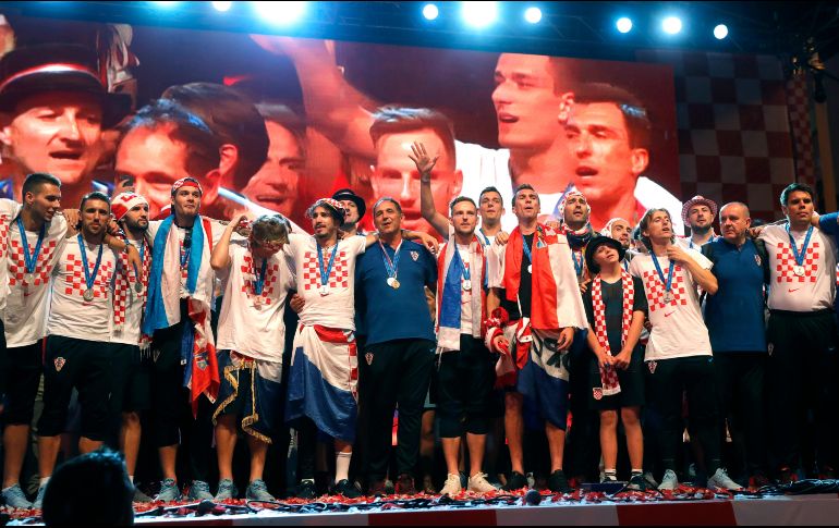 Los asistentes describieron el evento de bienvenida como el más grande en la historia de Croacia. EFE / A. Bat