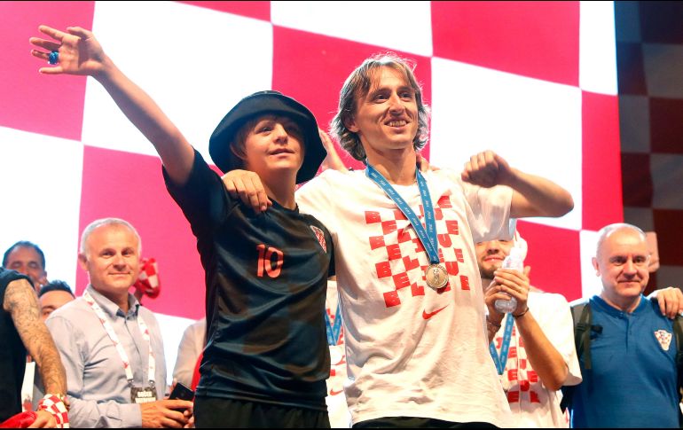 Los asistentes describieron el evento de bienvenida como el más grande en la historia de Croacia. EFE / A. Bat