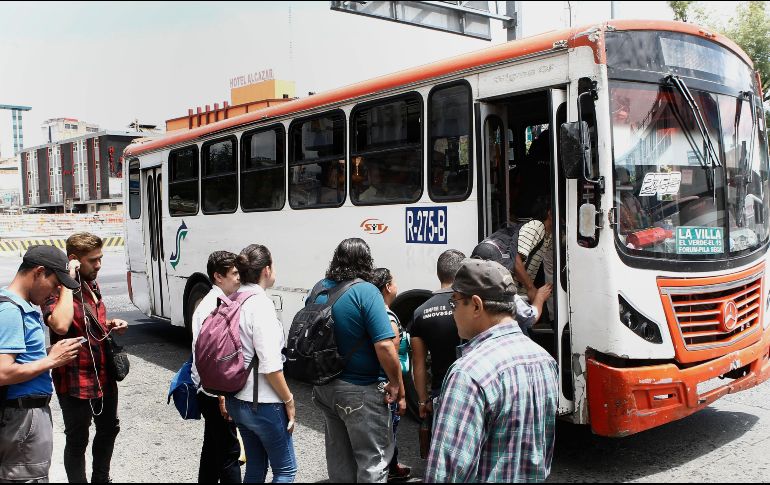 Presentarán al gobernador electo, Enrique Alfaro, un documento con 15 acciones para atender la problemática del transporte público en Jalisco. EL INFORMADOR / ARCHIVO