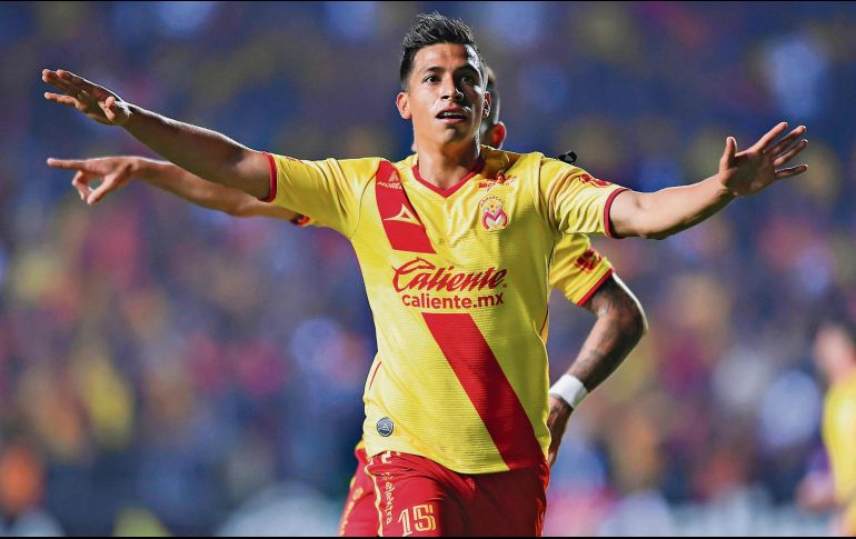 Gracias al futbol, Ángel Sepúlveda le cumplió a sus padres la promesa de construirles una casa en su pueblo natal en Michoacán. MEXSPORT