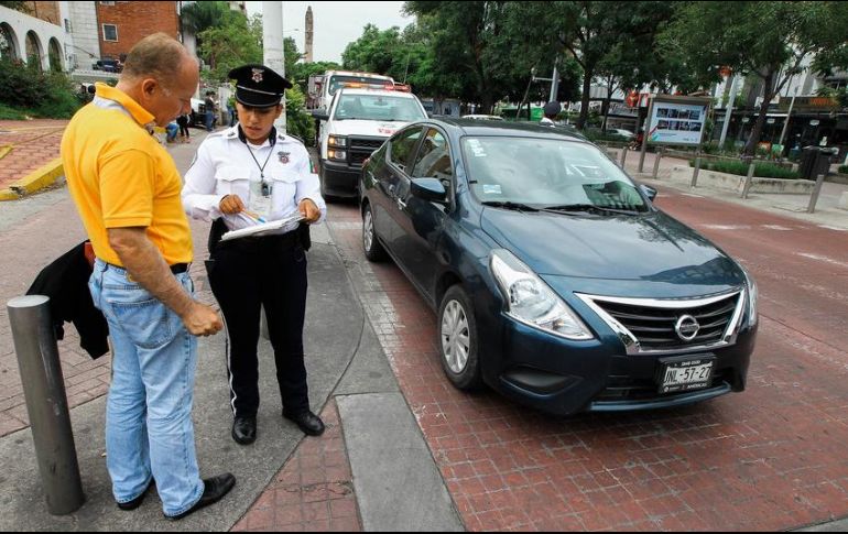 Uber envía mensajes a los socios conductores y a los usuarios para fijar su postura en torno a los operativos de Movilidad. EL INFORMADOR / ARCHIVO