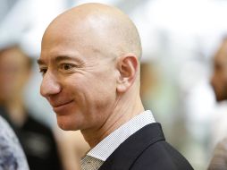 Amazon, compañía fundada por Bezos y de la que es el principal accionista, le reportó 50 mil millones este año. AFP / ARCHIVO