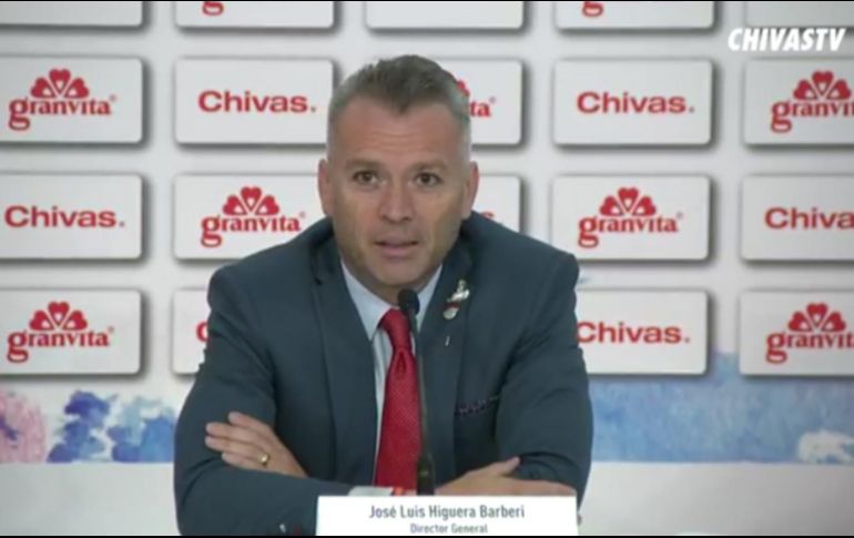 ''Con la experiencia que tuvimos con Matías, es excelente nos dio grandes resultados, pero nosotros no podemos opinar ni a favor ni en contra'', dijo Higuera en la presentación de un nuevo patrocinador del Rebaño. ESPECIAL / Chivas TV