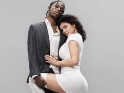 Kylie Jenner y Travis Scott aparecieron en la portada de la revista GQ. INSTAGRAM / gq