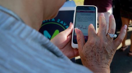 Según la queja, los denunciados registraron en la aplicación móvil copias de credenciales para votar y un formato que simula dicha identificación. EL INFORMADOR / ARCHIVO