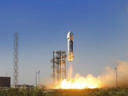 El vuelo de prueba es parte de un sistema de seguridad cuya intención es salvar vidas una vez que los turistas espaciales y otras personas suban a bordo para viajes suborbitales. ESPECIAL / www.blueorigin.com