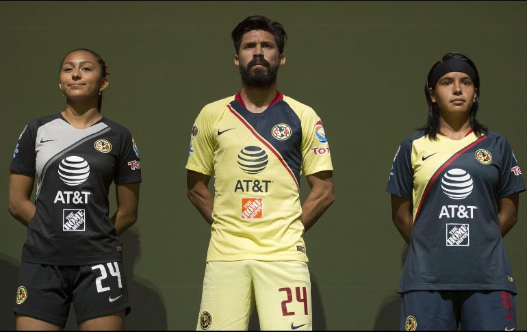 El América se convirtió en el primer equipo que confeccionó un uniforme con línea de atleta para el equipo femenil. MEXSPORT / O. Aguilar