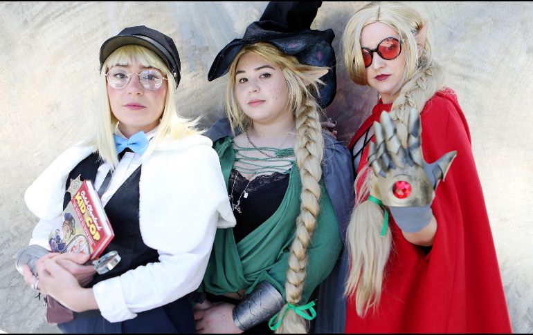 Cosplayers con disfraces de 