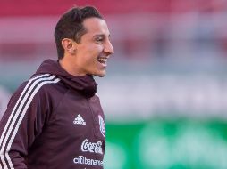 Guardado no oculta su amor por los colores de la Academia. MEXSPORT/ARCHIVO