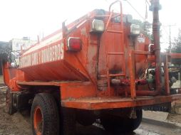 Luego de un par de horas, personal logró liberar la unidad. Del hecho, no se reportan personas lesionadas. ESPECIAL/ Bomberos de Tlaquepaque