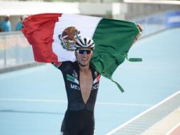 Este sábado, el jalisciense se lleva la presea dorada en la prueba de 300 metros contrarreloj. ESPECIAL / Code