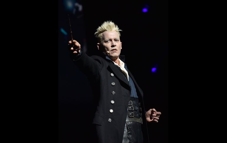 El actor Johnny Depp apareció disfrazado como su personaje en 