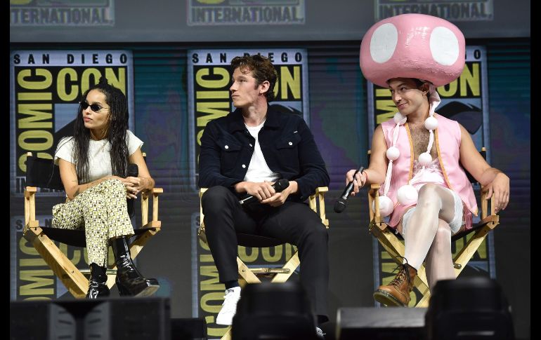 Zoe Kravitz, Callum Turner y Ezra Miller hablan en el panel de 