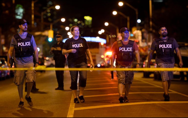 Tras reportarse los disparos, se desplegó un gran dispositivo médico y de seguridad. AP/N. Denette