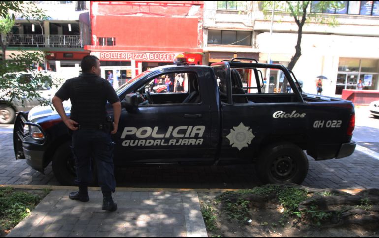 La mujer que acompañaba al presunto delincuente fue detenida por los elementos tapatíos y puesta a disposición ante las autoridades correspondientes. EL INFORMADOR / ARCHIVO