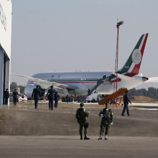 Avión presidencial presenta falla antes de viaje de Peña Nieto a Cumbre
