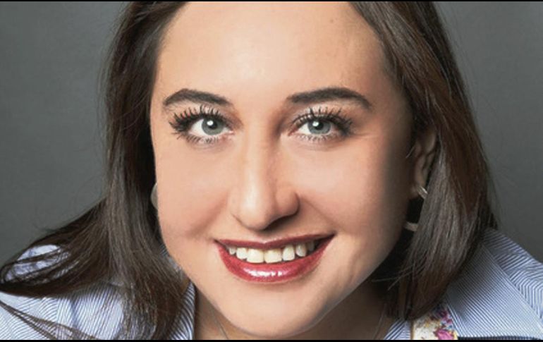 Anna Roig. Presenta su primera novela “Sofía en el mar”. ESPECIAL