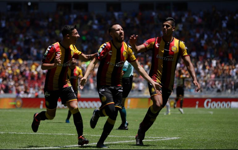 Se espera que la empresa Umbro mantenga el diseño clásico a rayas. EL INFORMADOR/ARCHIVO