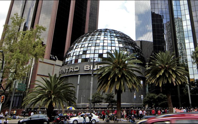 En el mercado accionario local se opera con un volumen de 1.1 millones de títulos, por un importe económico de 23.5 millones de pesos. NTX / ARCHIVO