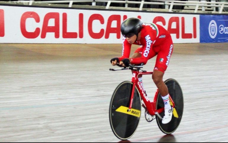 El mexicano alcanzó una velocidad de 54.908 kilómetros por hora para implantar una nueva marca centroamericana. TWITTER/@CONADE