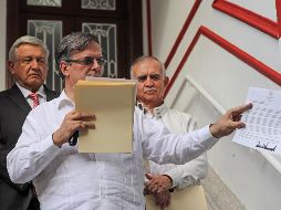 Marcelo Ebrard, futuro secretario de Relaciones Exteriores, dio a conocer la carta con que Trump respondió a López Obrador. SUN/J. Reyes