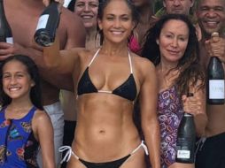 En la imagen aparece la familia, hijos y pareja de la famosa. INSTAGRAM / jLO