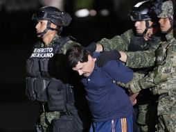 Guzmán, extraditado a EU en enero del año pasado, es acusado en ese país de numerosos delitos como líder del cártel de Sinaloa, entre ellos tráfico de drogas, uso ilegal de armas y blanqueo de dinero. EFE /ARCHIVO